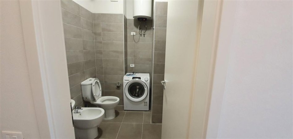 Tirane, jepet me qera apartament 2+1+Ballkon Kati 0, 85 m² 450 € (Kompleksi Mangalem ,Ali Dem)