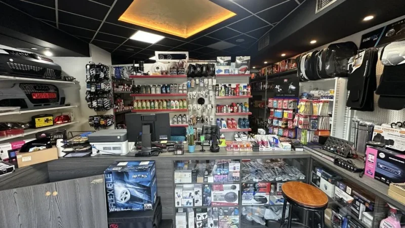 Tirane, Shitet biznes pjese kembimi aksesore lubrifikante bateri etj. dyqani Kati 0, 70 m² (Rruga e Dibres)