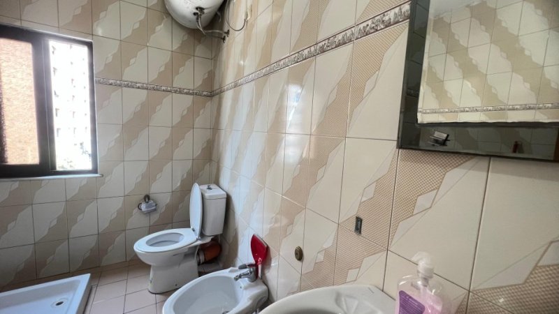 🏡 Jepet Apartament me Qera: 2+1+ 3 Ballkone 📍Don Bosko (Prane Fiori di Bosko) - 400€- Sp.100m² - Kt.3