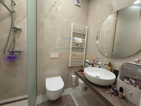 Tirane, shitet apartament 2+1+Ballkon Kati 10, 138 m² 285.000 € (Kompleksi Asl)