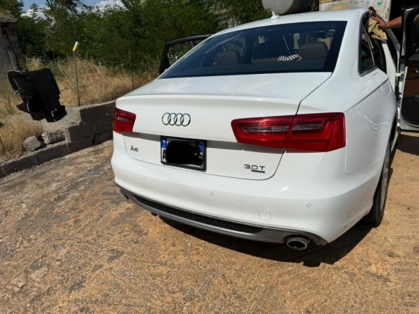 Librazhd, shes makine Audi A6 3.0T Quattro Supercharged Benzin+Gaz, e bardhë manuale Klima 300 km 12.000 €