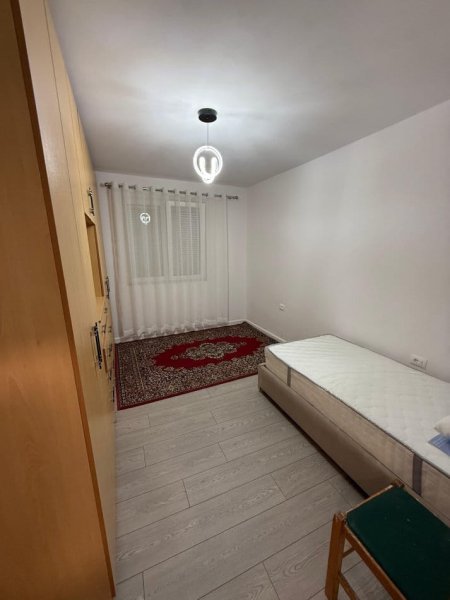 Tirane, jepet me qera apartament 2+1 Kati 2, 80 m² 550 € (ali demi)