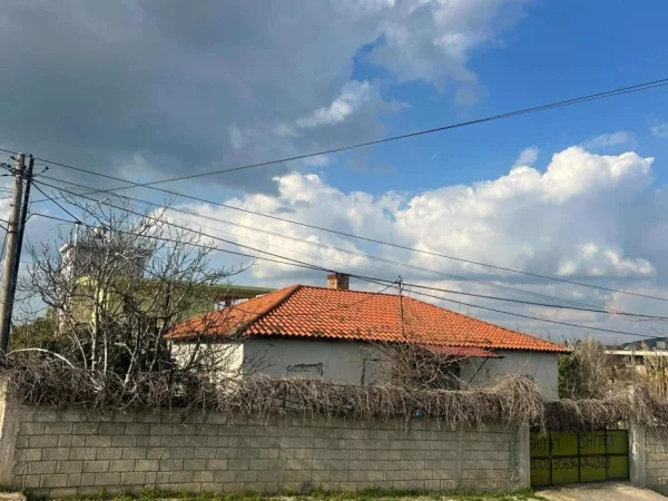 Kucove, shitet toke , 500 m² 45.000 € (Rruga Thimi Tane)