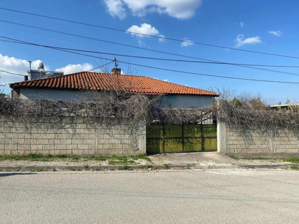 Kucove, shitet toke , 500 m² 45.000 € (Rruga Thimi Tane)