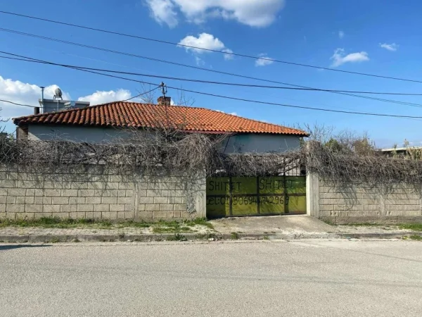 Kucove, shitet toke , 500 m² 45.000 € (Rruga Thimi Tane)