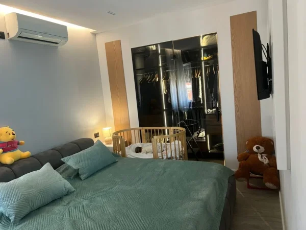 Tirane, shes apartament 2+1 Kati 3, 92 m² 140.000 € (ruga Baftjar Lici)