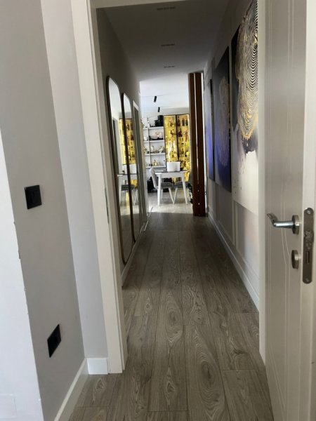 Tirane, shes apartament 2+1 Kati 3, 92 m² 140.000 € (ruga Baftjar Lici)