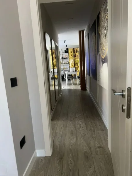 Tirane, shes apartament 2+1 Kati 3, 92 m² 140.000 € (ruga Baftjar Lici)