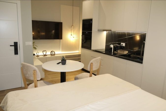 Tirane, shes garsonier 1+1+Ballkon Kati 1, 75 m² 268.000 € (zogu i zi)