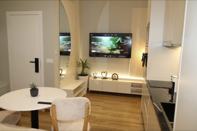 Tirane, shes garsonier 1+1+Ballkon Kati 1, 75 m² 268.000 € (zogu i zi)