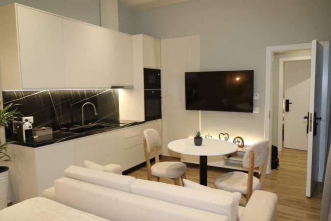 Tirane, shes garsonier 1+1+Ballkon Kati 1, 75 m² 268.000 € (zogu i zi)
