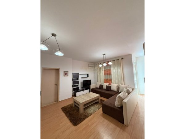 Tirane, jap me qera apartament 2+1 , 105 m² 650 € (Kopshti Zoologjik)