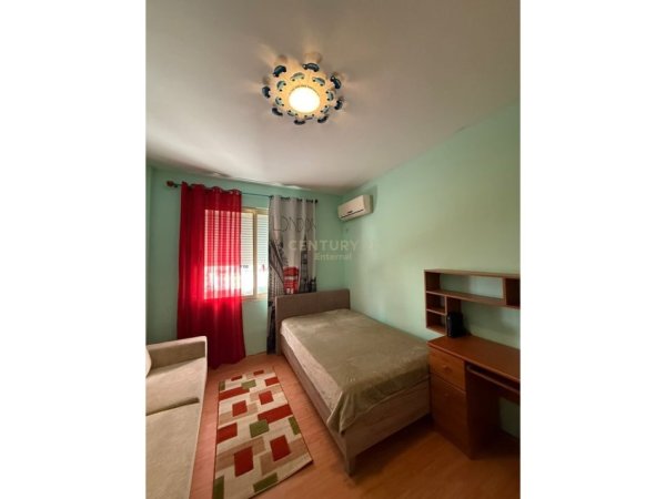 Tirane, jap me qera apartament 2+1 , 105 m² 650 € (Kopshti Zoologjik)