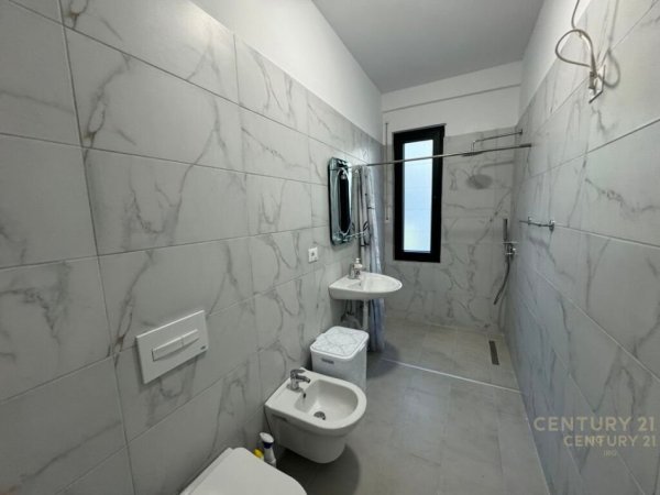 Tirane, jap me qera apartament 2+1 , 105 m² 650 € (KODRA E DIELLIT)