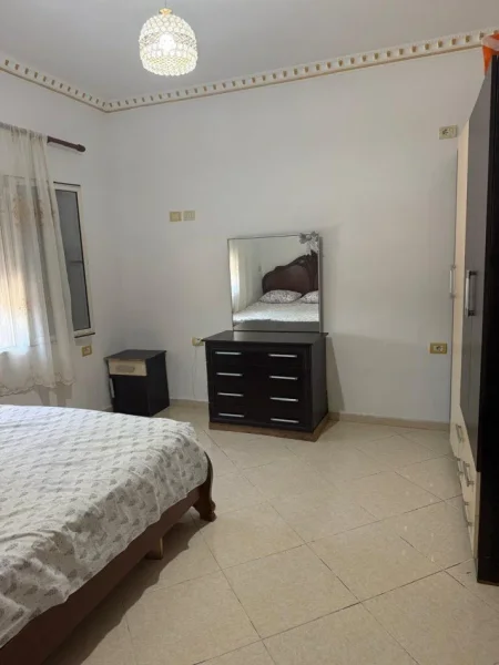 Tirane, jepet me qera Vile 2+1 Kati 0, 150 m² 350 €