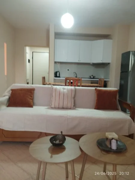 Jepet me qera apartament 1+1 Kati 9, 60 m² 45 € (Rr. F.Zaimaj, Zona 24, Shkembi i Kavajes, Durres)