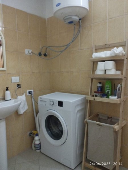 11. Bathrom.jpg