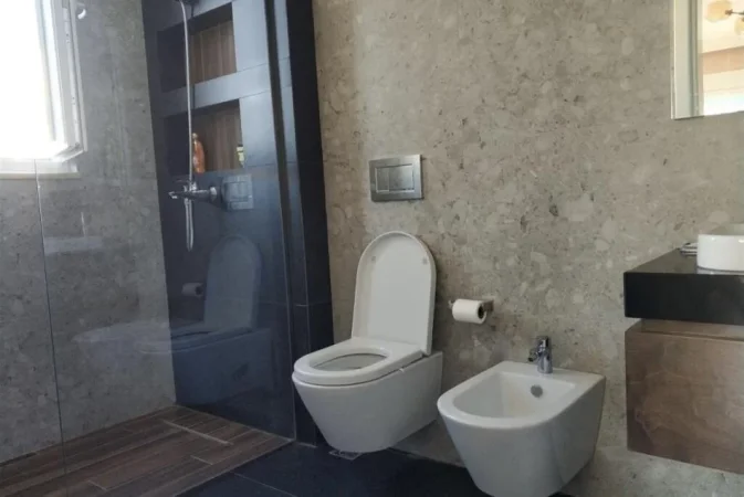Tirane, jepet me qera , 