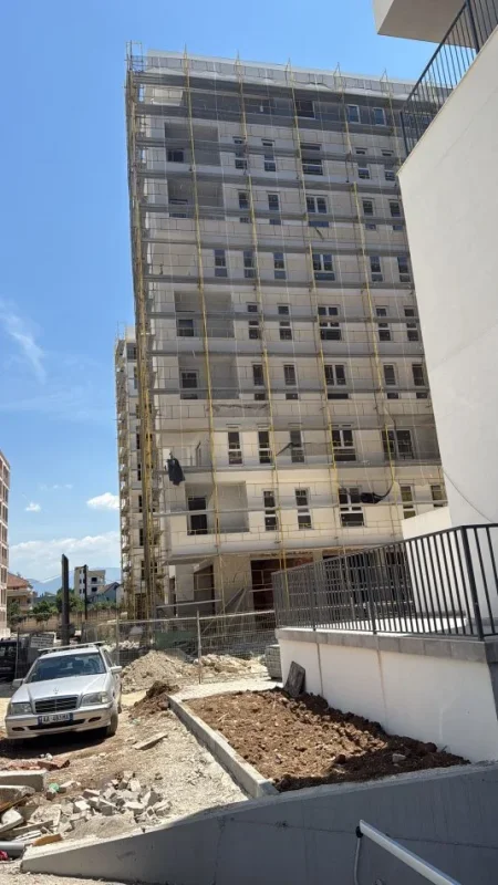 Tirane, shitet apartament 2+1+Ballkon Kati 7, 93 m² 93.000 € (Univers City Faze Perfundimi 1000€/m2)