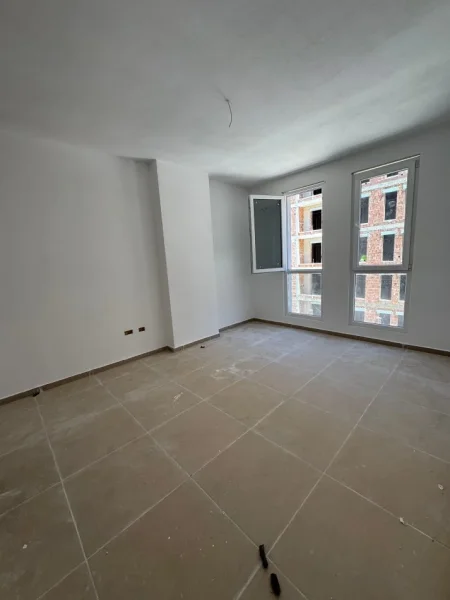 Tirane, shitet apartament 2+1+Ballkon Kati 1, 112 m² 117.500 € (Univers City I Perfunduar 1050€/m2)