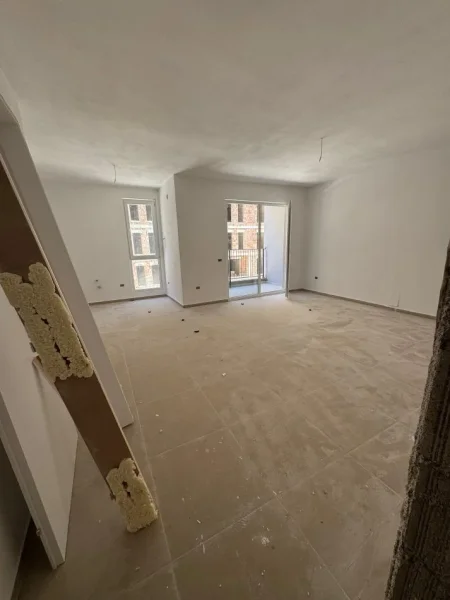 Tirane, shitet apartament 2+1+Ballkon Kati 1, 112 m² 117.500 € (Univers City I Perfunduar 1050€/m2)