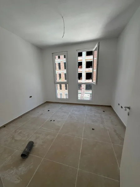 Tirane, shitet apartament 2+1+Ballkon Kati 1, 112 m² 117.500 € (Univers City I Perfunduar 1050€/m2)