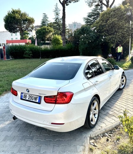 Shes makine Bmw Benzin, e bardhë automatik Kondicioner 150.000 km 9.800 €