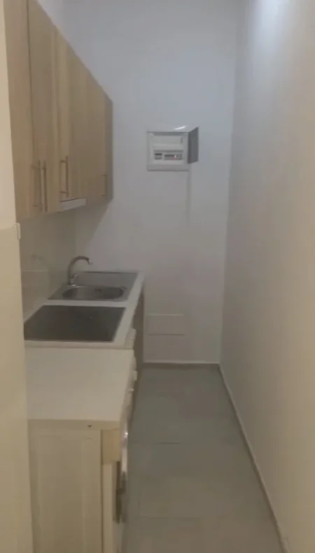 Tirane, jepet me qera garsonier Kati 1, 33 m² 220 € 