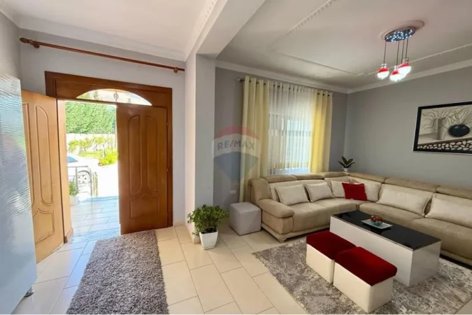 , shitet shtepi , 170.000 € (Peze Helmes)