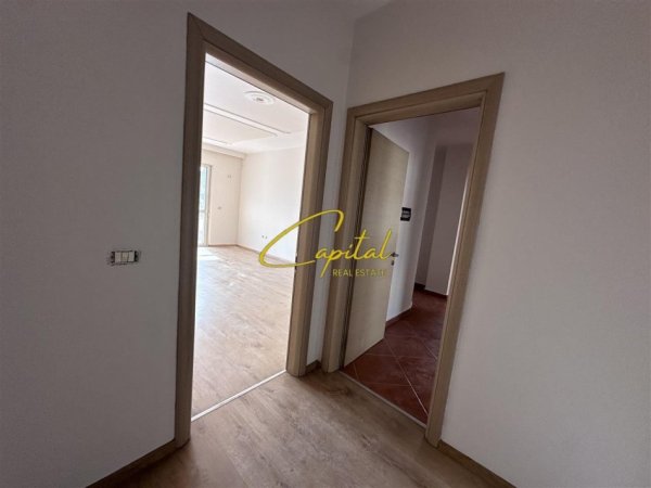 Tirane, jepet me qera apartament 3+1 Kati 4, 125 m² 550 € (RRUGA MIHAL GRAMENO)
