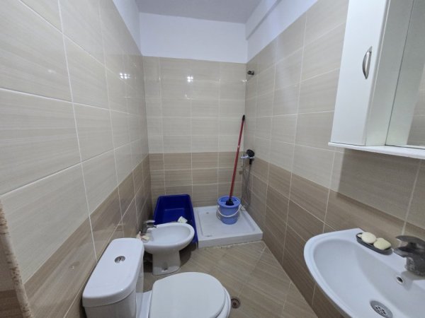 Tirane, shitet apartament 1+1+Ballkon Kati 8, 75 m² 110.000 € (Astir, Vila L)