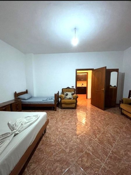 Tirane, jepet me qera apartament 1+1+Ballkon Kati 1, 70 m² 460 € (Don Bosko)