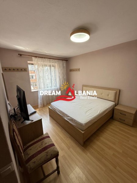 Tirane, jepet me qera apartament 2+1 Kati 4, 75 m² 550 € (prane Shkolles se Baletit)
