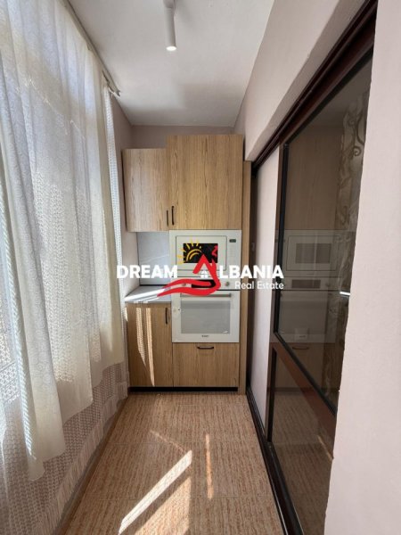 Tirane, jepet me qera apartament 2+1 Kati 4, 75 m² 550 € (prane Shkolles se Baletit)