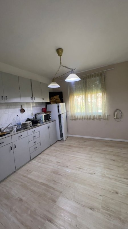 Tirane, shes apartament 2+1+Ballkon Kati 4, 67 m² 165.000 € (Rruga Mine Peza)