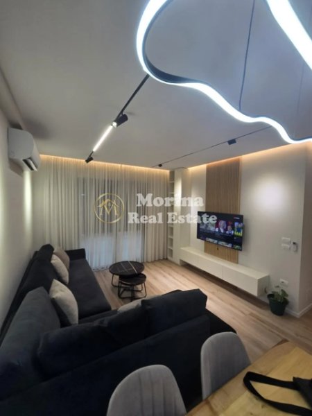 Tirane, jepet me qera apartament 2+1 Kati 5, 110 m² 1.000 € (Porcelan)