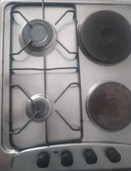 Tirane, shes Sobe | Furre 1-Bomble gazi 10 kg dhe 2-Pjanure me 4 "syre..