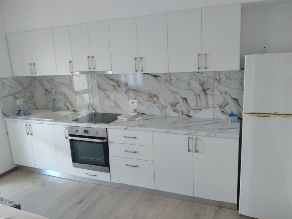 Pogradec, jepet me qera apartament 1+1+Aneks+Ballkon Kati 1, 65 m² 24 € 