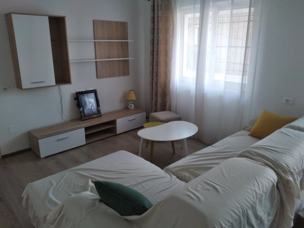 Pogradec, jepet me qera apartament 1+1+Aneks+Ballkon Kati 1, 65 m² 24 € 