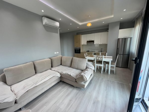 Tirane, jepet me qera apartament 1+1+Ballkon Kati 4, 70 m² 500 € (Porcelan)