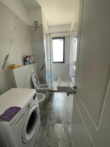 Tirane, jepet me qera apartament 1+1+Ballkon Kati 4, 70 m² 500 € (Porcelan)