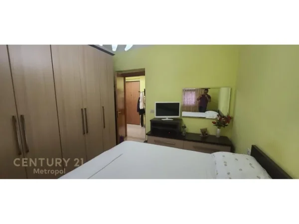 Tirane, shes apartament 3+1 Kati 5, 106 m² 205.000 € (Shkolla e Kuqe)