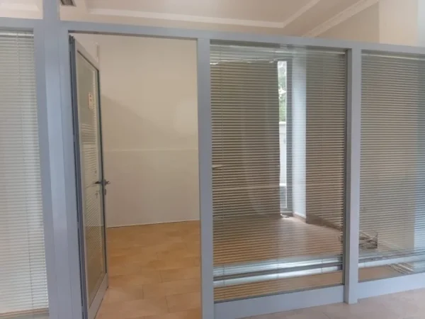 Tirane, jap me qera zyre Kati 0, 70 m² 420.000 € 