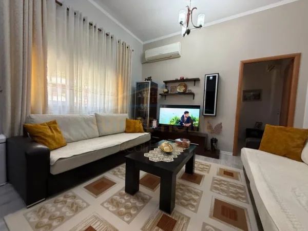 Tirane, shitet 2+1 Kati 0, 70 m² 100.000 € 