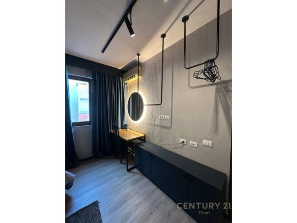 Tirane, jepet me qera apartament 1+1 Kati 5, 60 m² 650 € (Bulevardi Zogu I)