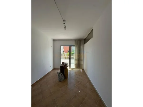 Tirane, shes apartament 2+1+Ballkon Kati 2, 125 m² 145.000 € 