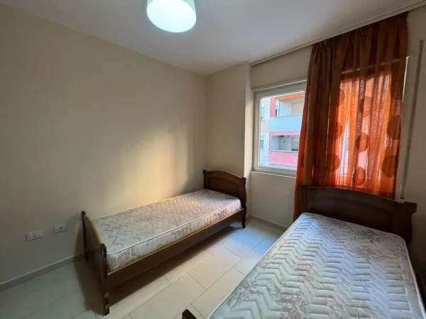 Tirane, jap me qera apartament 2+1+Ballkon Kati 2, 95 m² 450 € (rruga teodor keko)