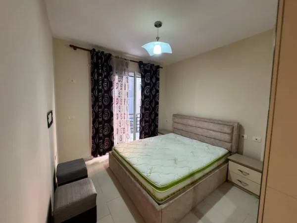 Tirane, jap me qera apartament 2+1+Ballkon Kati 2, 95 m² 450 € (rruga teodor keko)