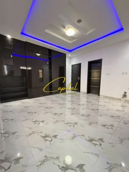 Tirane, jepet me qera ambjent biznesi Kati 0, 170 m² 1.500 € (RRUGA 5 MAJI)