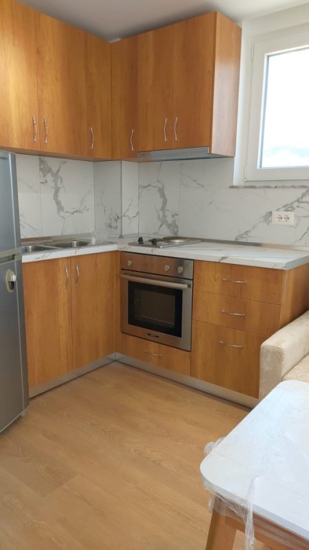 Tirane, jepet me qera apartament 1+1 Kati 9, 75 m² 600 € (FUSHA E AVIACIONIT)